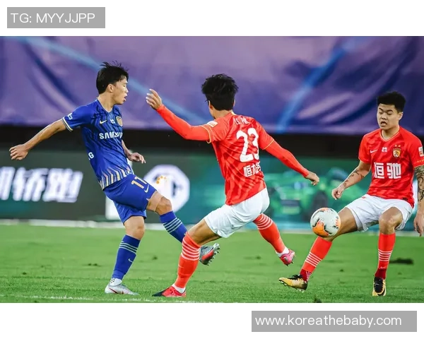 恒大与香港对决球迷热情高涨精彩瞬间回顾视频分享